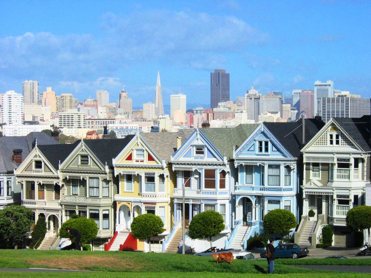 Alamo Square's Painted Ladies—just around the corner from Obsidian. (Via Wiki Commons)